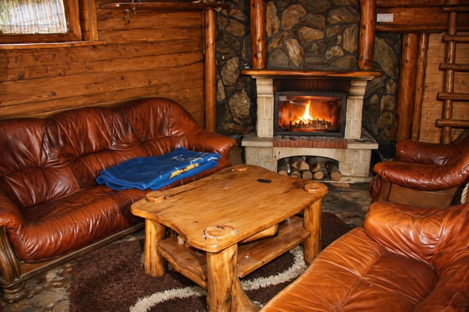 Domek Chatka Hobbita u Leona obok Uzdrowiska Iwonicz Zdrój Nature lodge in Slovakia