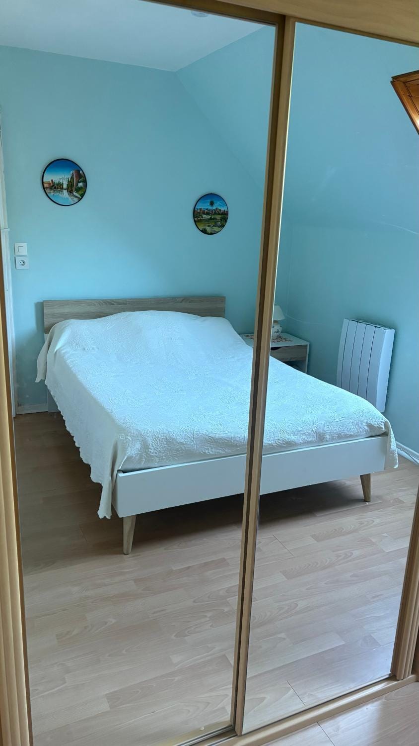 Chambre au calme avec vue sur le jardin Bed and Breakfast in Joué-lès-Tours