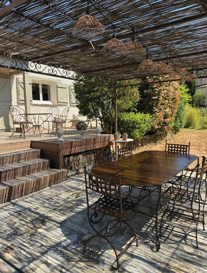 La Julaulou 1 chambre dans villa de 180m2 avec piscine et petit déjeuner Bed and Breakfast in Roquebrune-sur-Argens