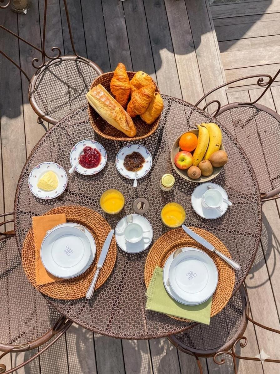 La Julaulou 1 chambre dans villa de 180m2 avec piscine et petit déjeuner Bed and Breakfast in Roquebrune-sur-Argens