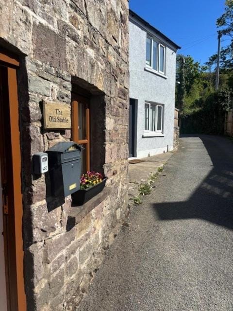 The Old Stable House in Llanfoist Fawr