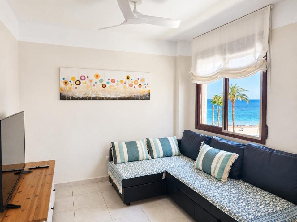 Living room, Sea view