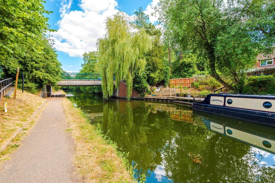 Nearby landmark, Day, Natural landscape, River view