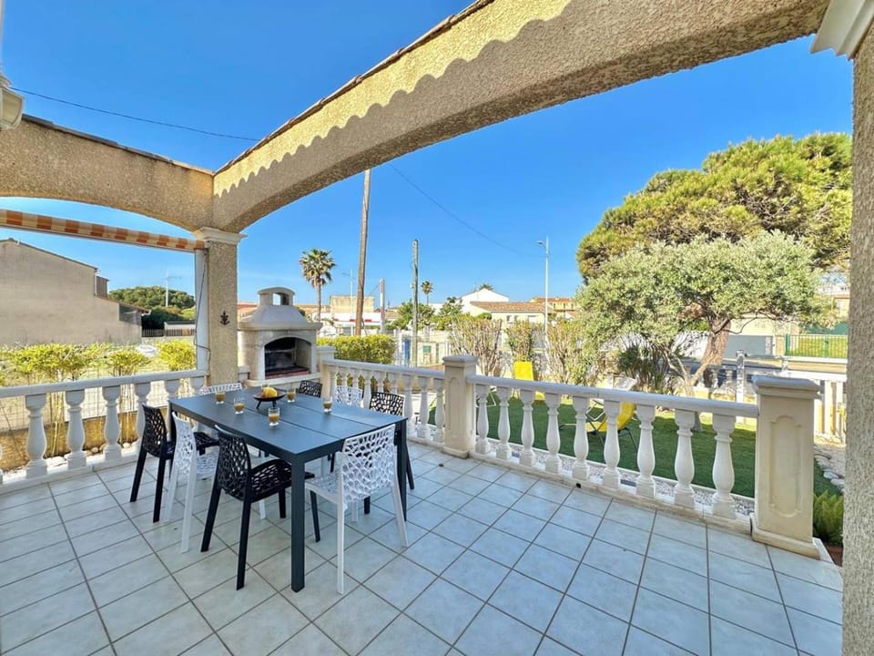 Patio, BBQ facilities, View (from property/room), Balcony/Terrace, Dining area