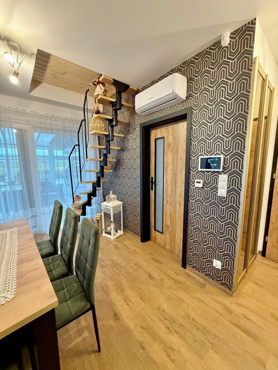 Living room, Seating area, air conditioner