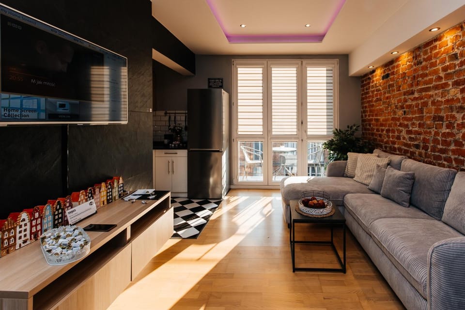 TV and multimedia, Kitchen or kitchenette, Seating area