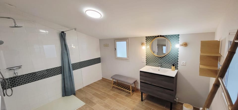 Property building, Bathroom