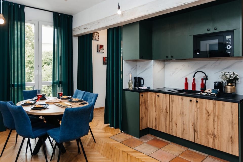 Coffee/tea facilities, Kitchen or kitchenette, Dining area, minibar, pet friendly, stove, toaster
