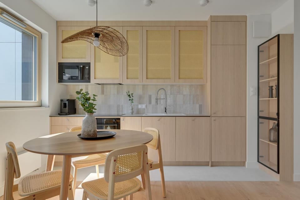Kitchen or kitchenette, Dining area, stove