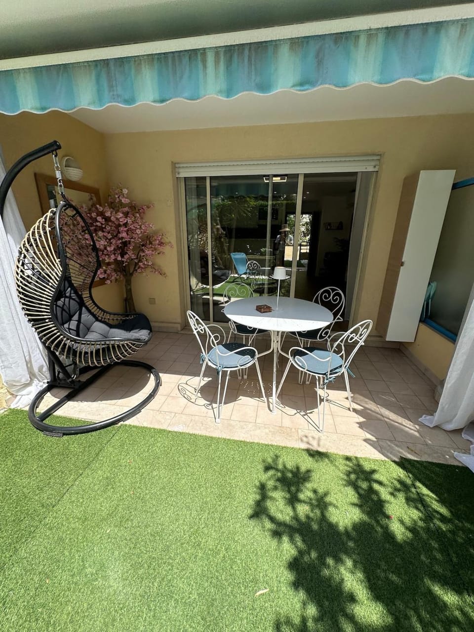 Luxury beachfront studio, garden & private parking Apartment in Roquebrune-Cap-Martin