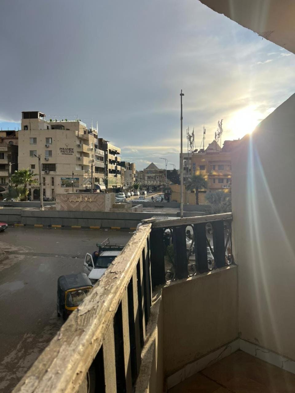 Property building, Day, Natural landscape, View (from property/room), Balcony/Terrace, City view, Parking