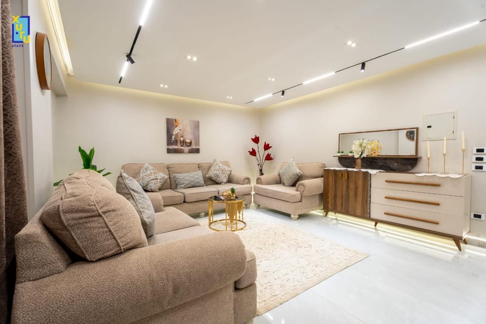 Astounding 2BDR 5 min from CAI Airport Apartment in Cairo Governorate