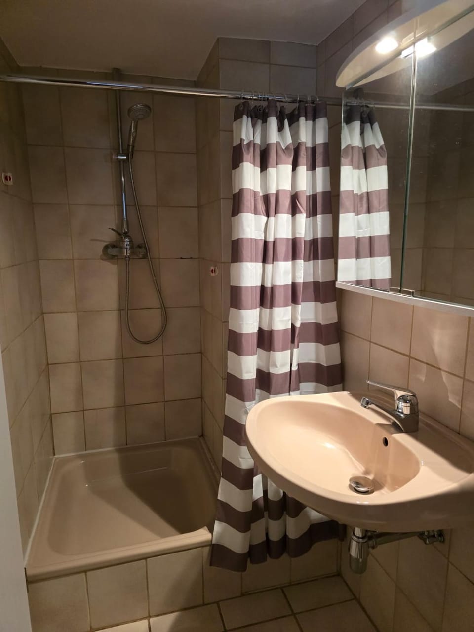 Shower, washing machine