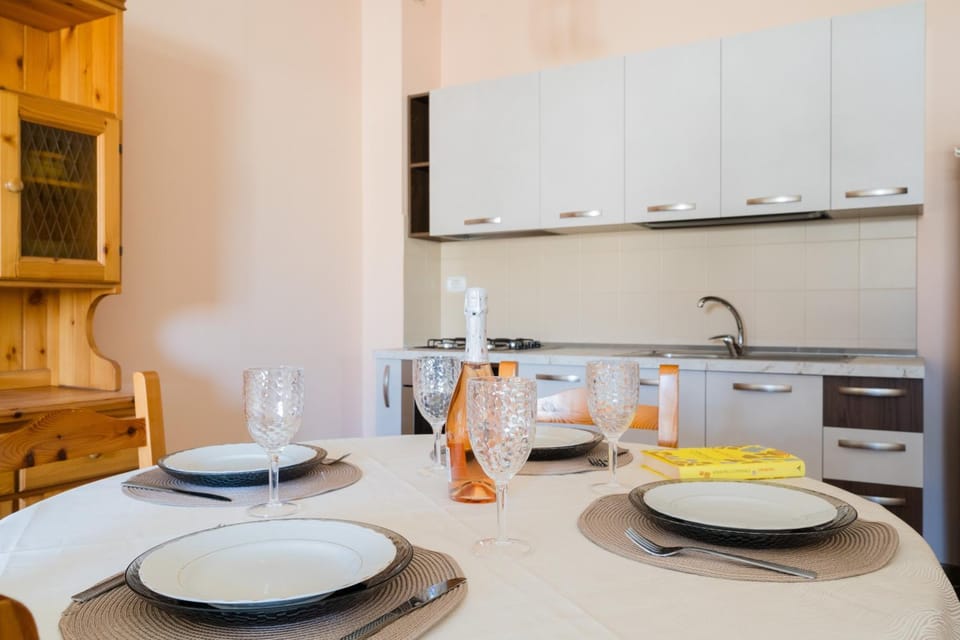 Property building, Kitchen or kitchenette, Living room