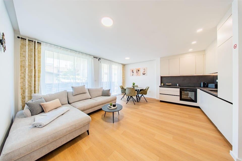 Kitchen or kitchenette, Living room, Seating area, Dining area, stove