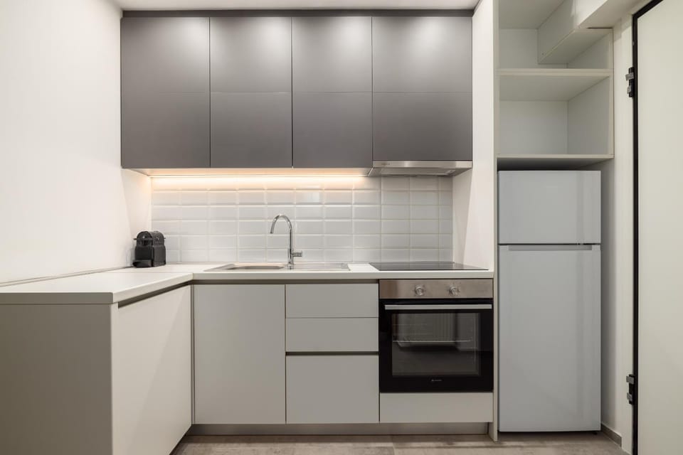 Kitchen or kitchenette, oven, stove