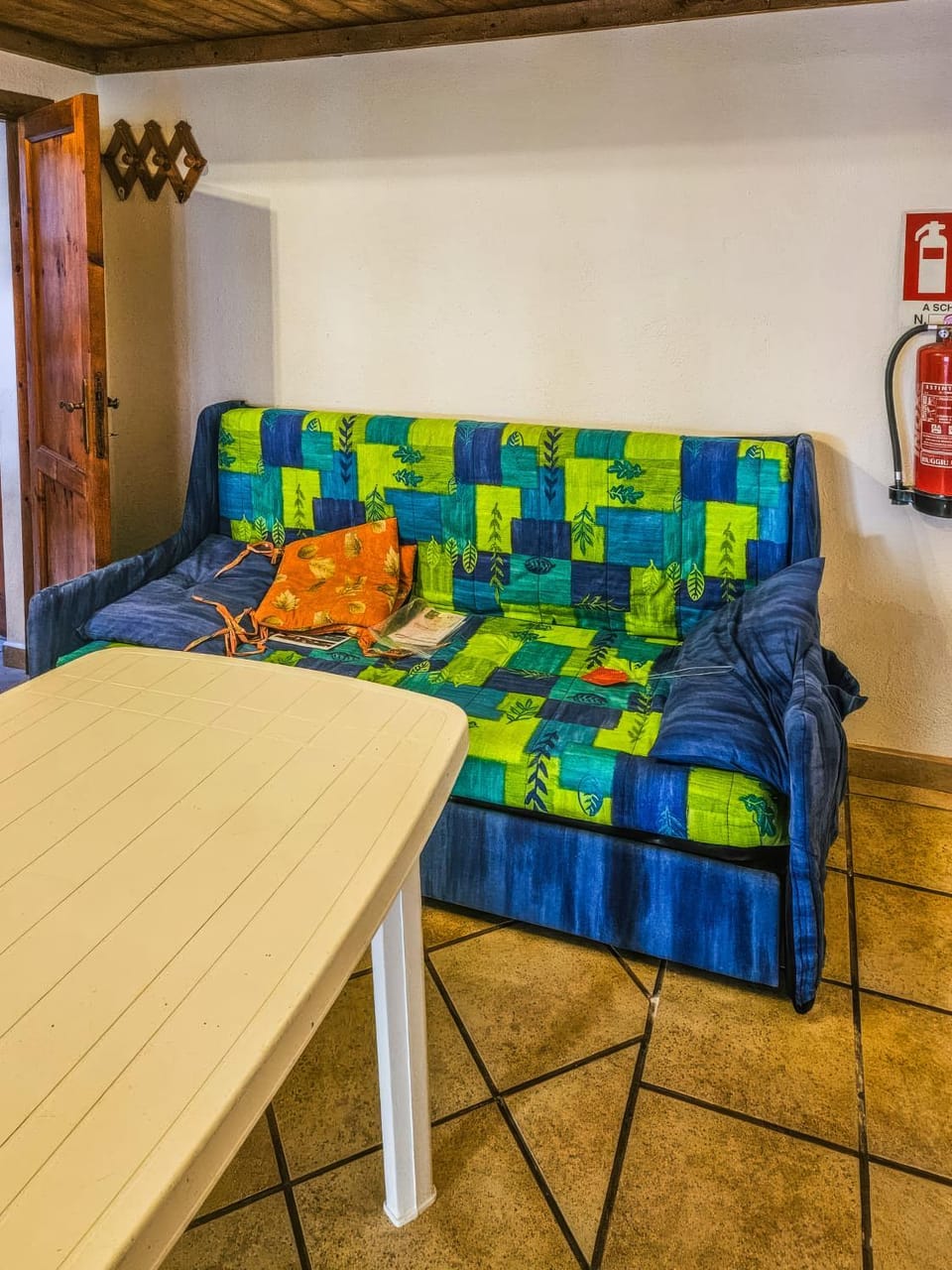 Kitchen or kitchenette, Living room, Seating area