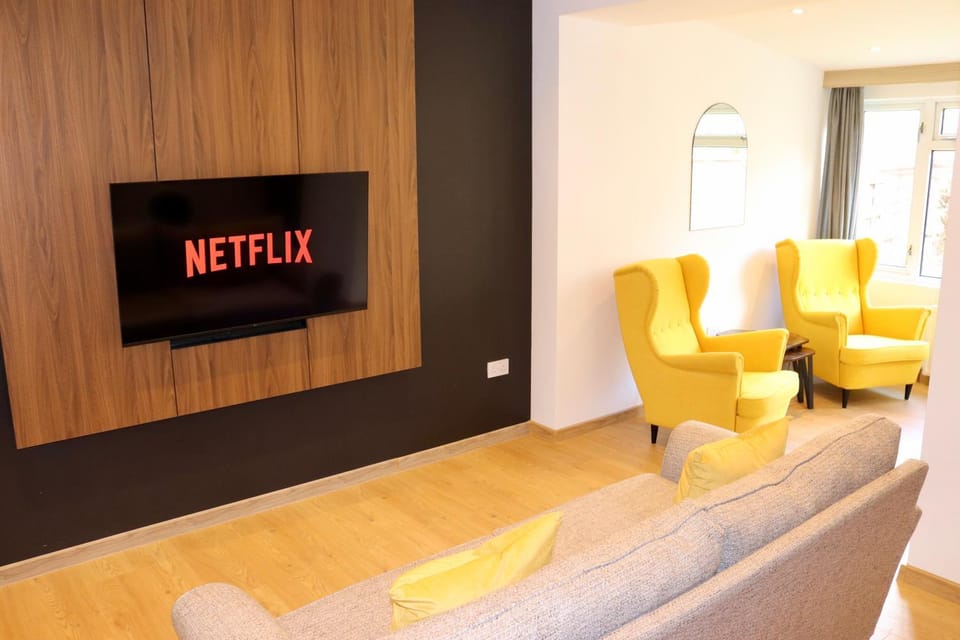 Communal lounge/ TV room, TV and multimedia, Seating area, Evening entertainment, Entertainment