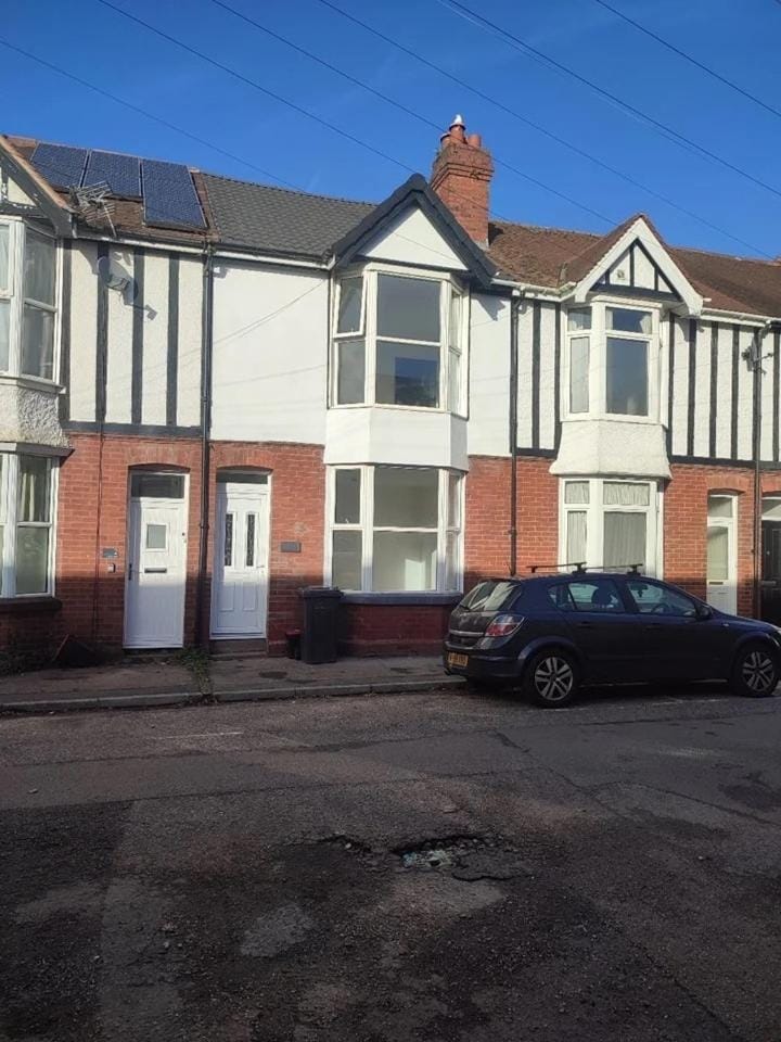 Property building, Neighbourhood, Street view, Parking