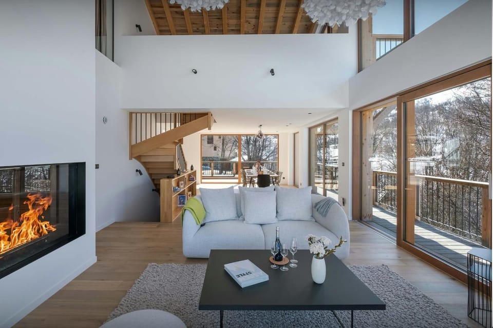 Day, View (from property/room), Living room, Seating area