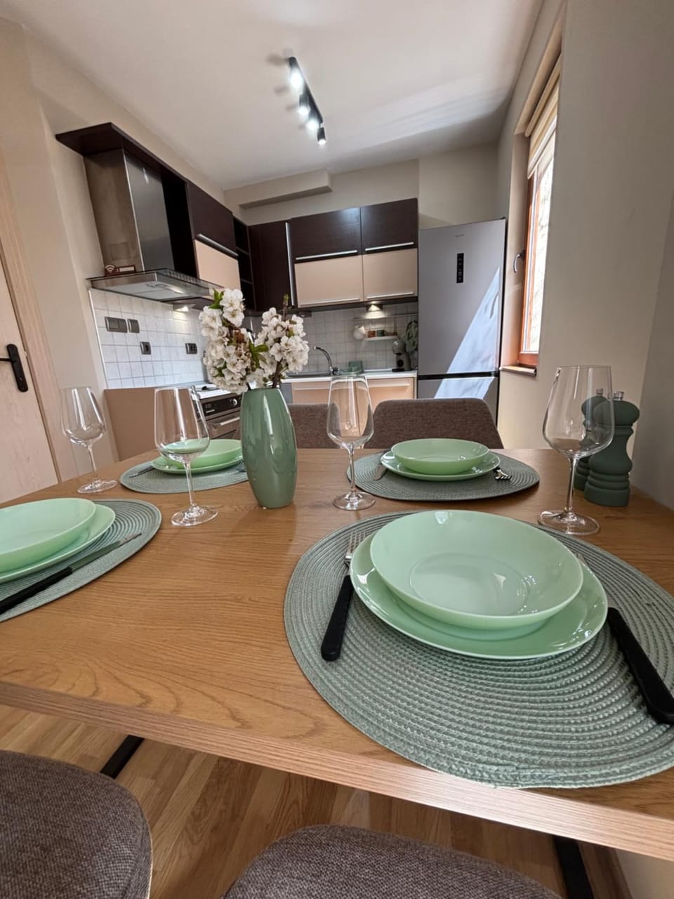Kitchen or kitchenette, Dining area, stove