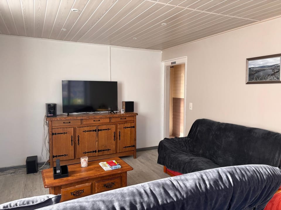 Lounge or bar