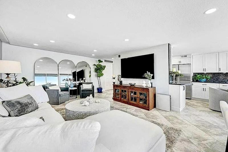 Oceanfront 2BR Penthouse with Balcony Views Apartment in Satellite Beach
