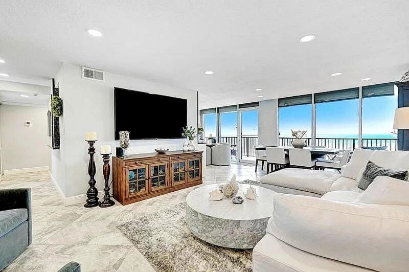 Oceanfront 2BR Penthouse with Balcony Views Apartment in Satellite Beach