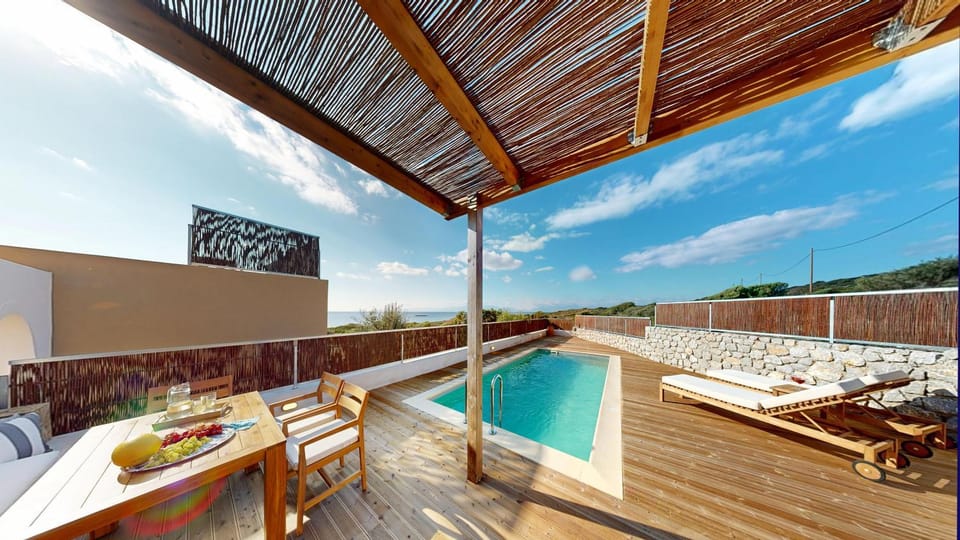 Patio, Day, Natural landscape, View (from property/room), Balcony/Terrace, Pool view, Swimming pool, sunbed