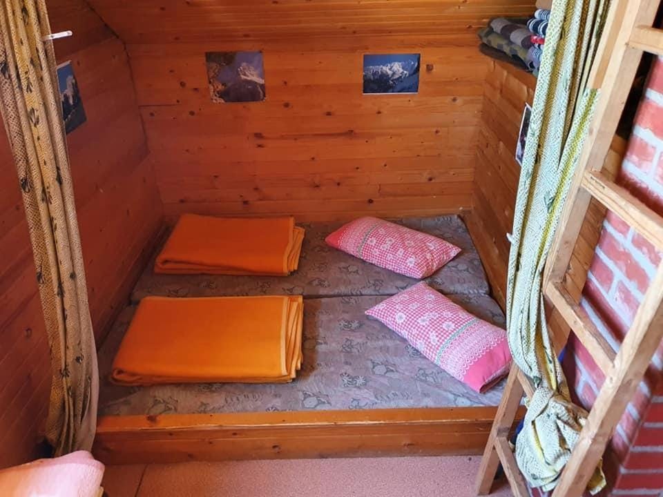 Zavetišče pod Špičko Hostel in Friuli-Venezia Giulia