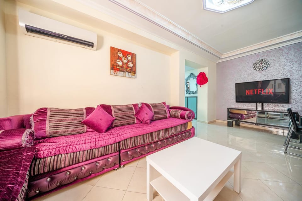 First Line Beach & Free Parking Apartment in Tangier