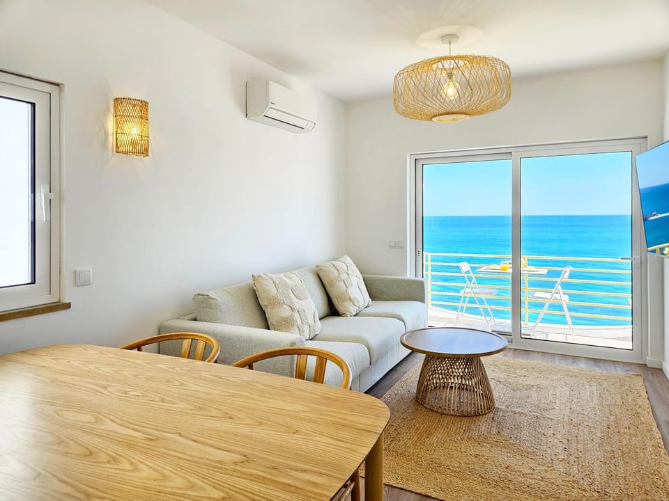 Natural landscape, Living room, Dining area, Sea view, Dinner