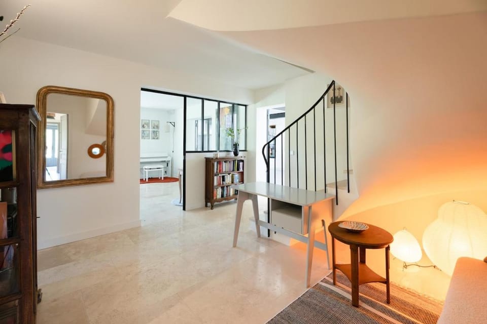 Stunning Villa with Pool near Aix-en-Provence Villa in Aix-en-Provence