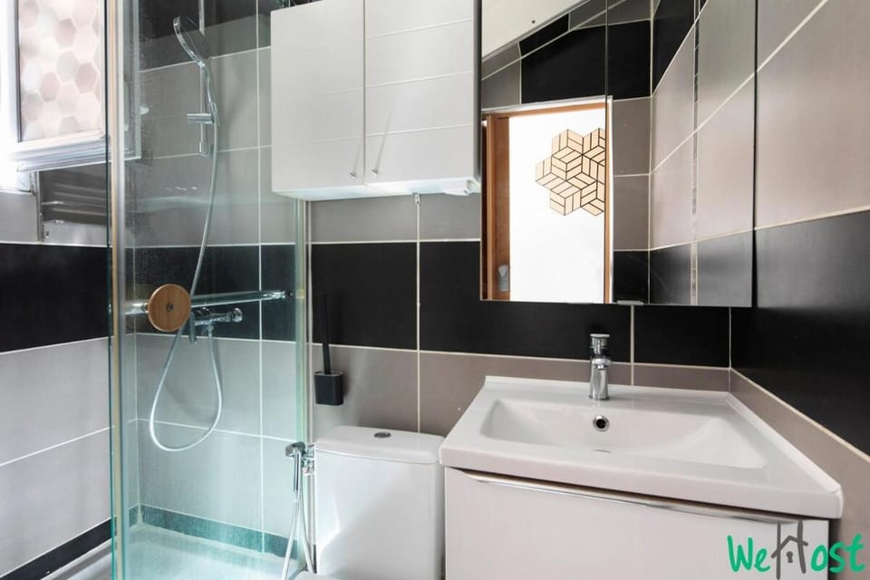 WeHost - Studio chic & lumineux – Canal Saint-Martin Apartment in Paris