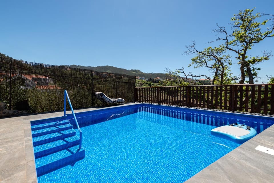 Casa do Castanheiro House in Madeira District