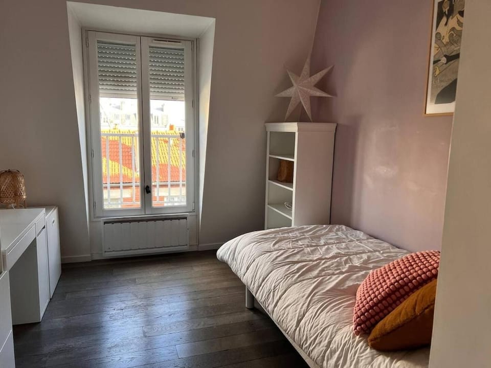 Logement moderne pour 5 personnes - Paris 10ème Apartment in Paris