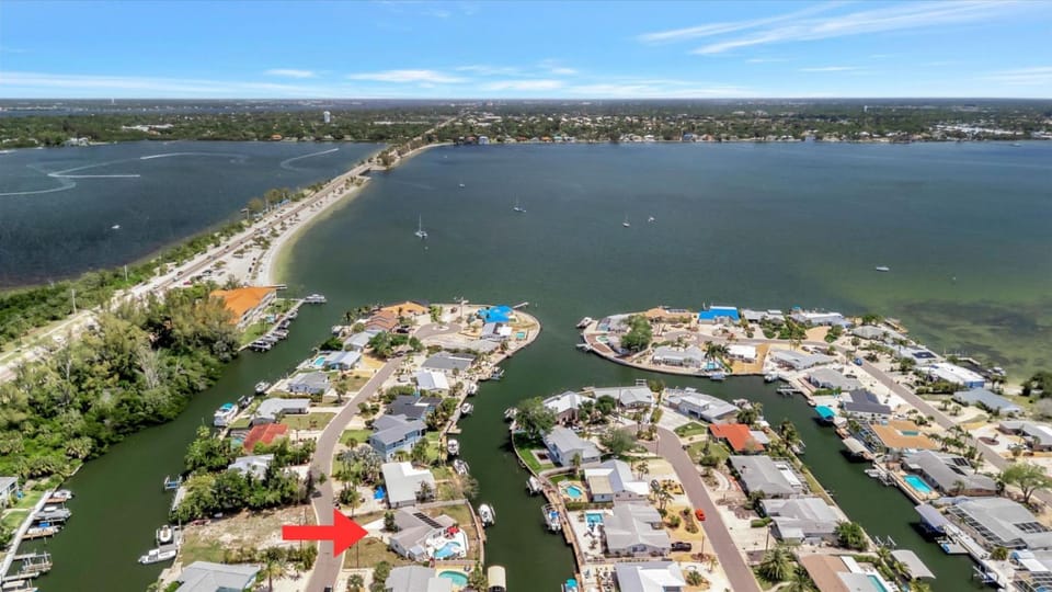 Neighbourhood, Bird's eye view, Beach