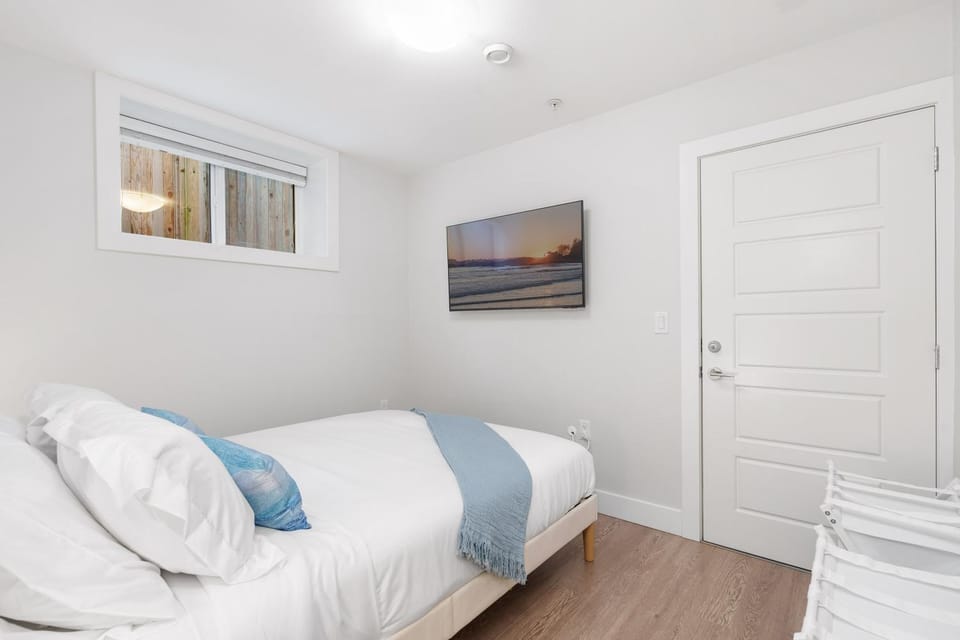 Cozy and Central 1 BR in Vancouver House in Vancouver