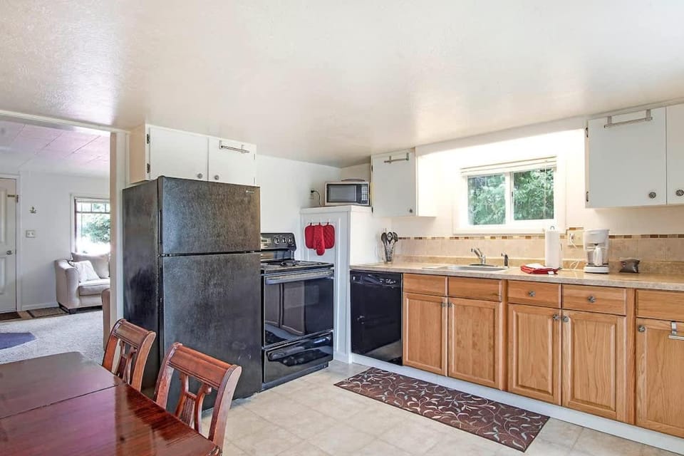 You Won't Be Crabby After Staying Here House in Westport