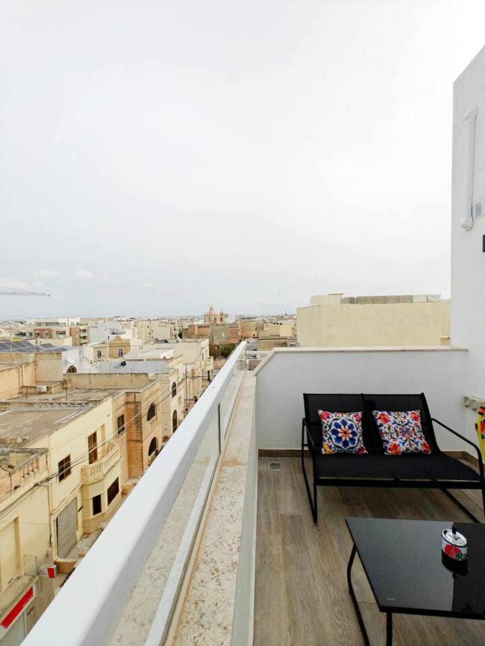 View (from property/room), Balcony/Terrace, Seating area, City view