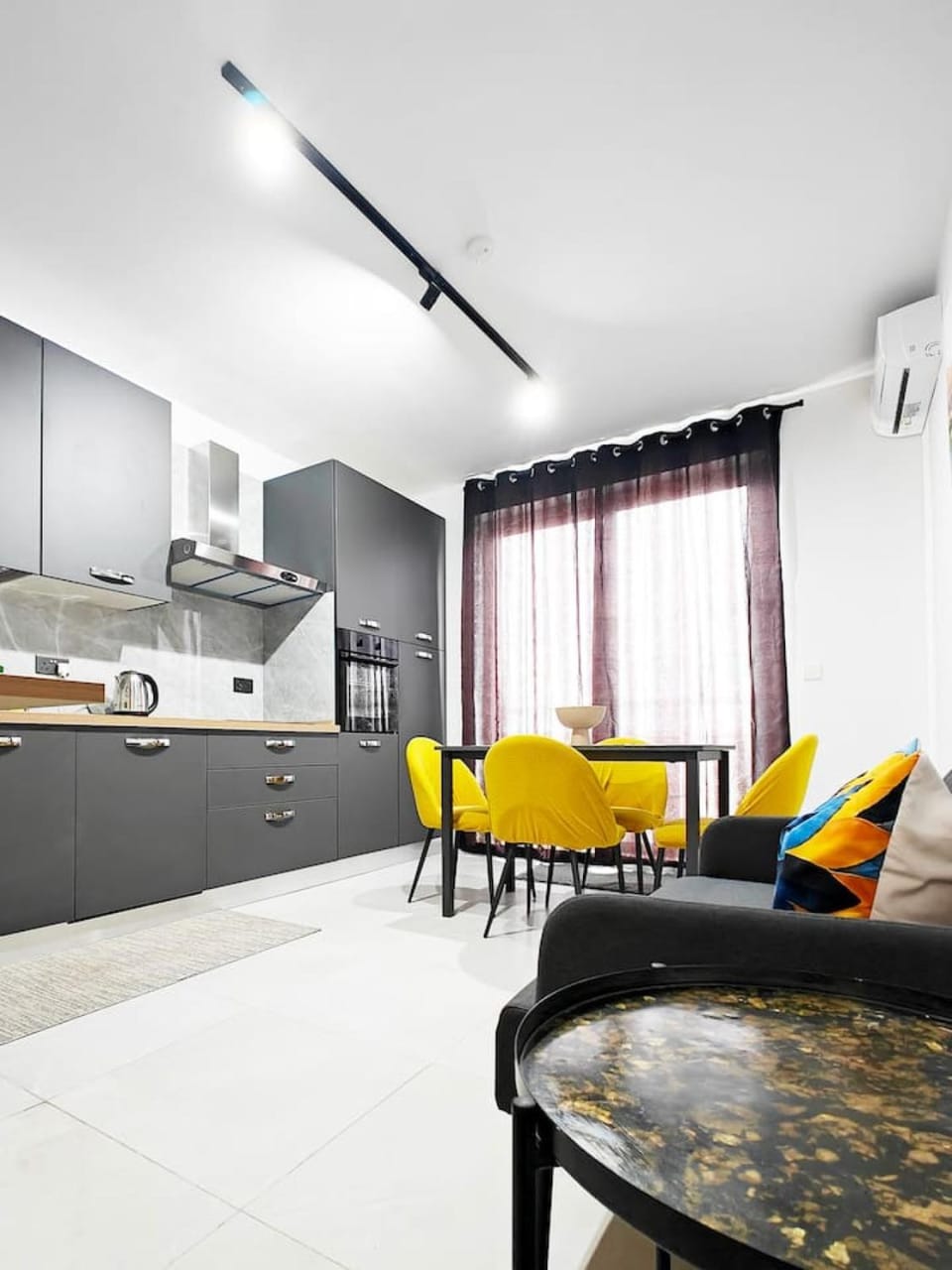 Kitchen or kitchenette, Seating area, Dining area