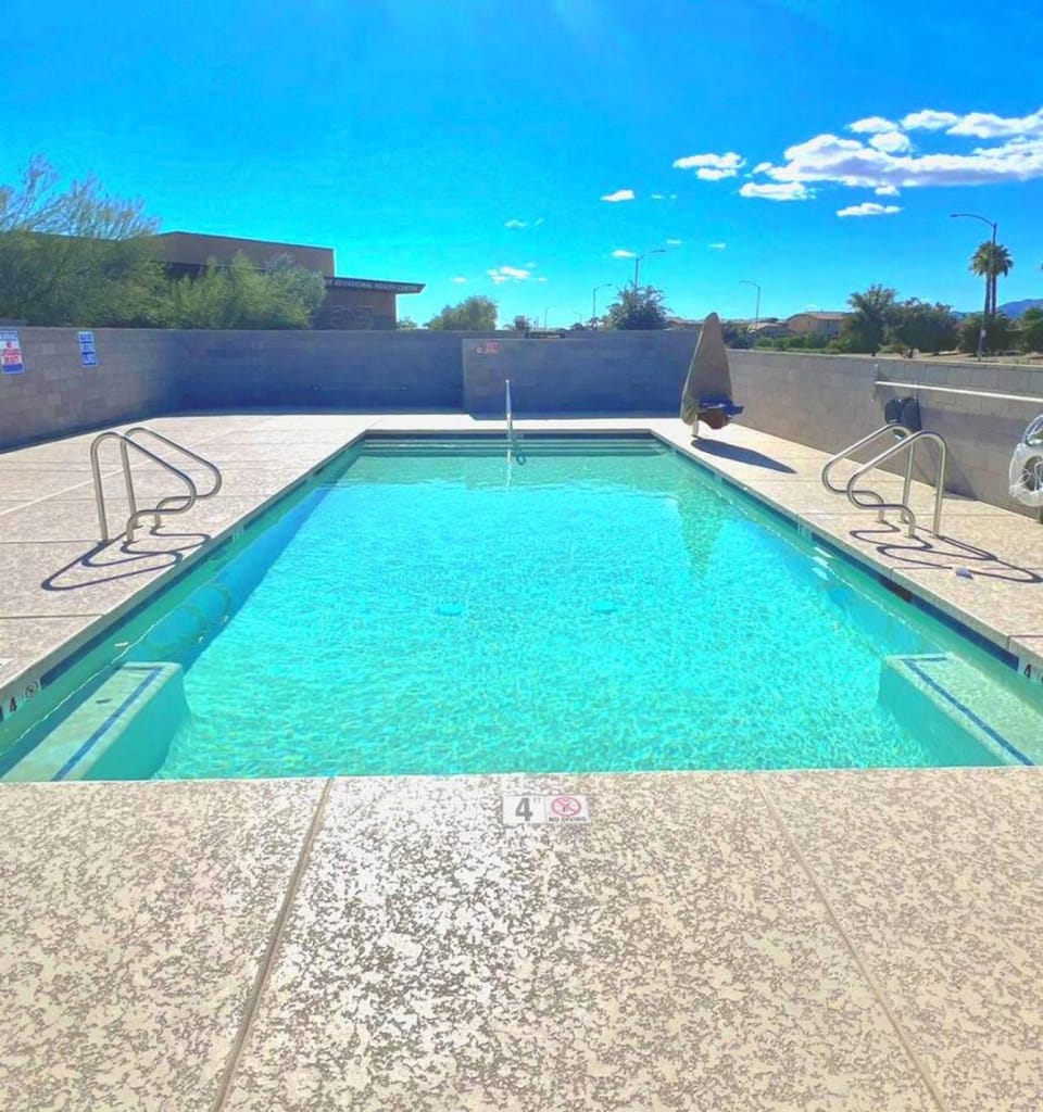 Cozy Cactus, Pool and Games Near Stadium and Golf House in Surprise