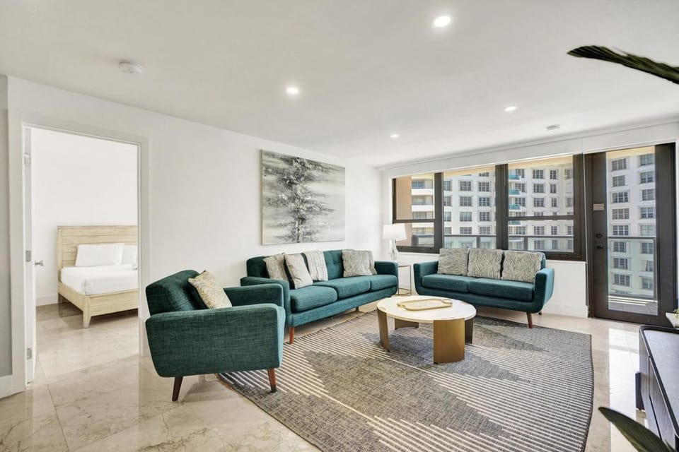 Modern 2BR 2BA Condo, Steps to Beach and Resort Amenities 1411 Apartment in Miami Beach