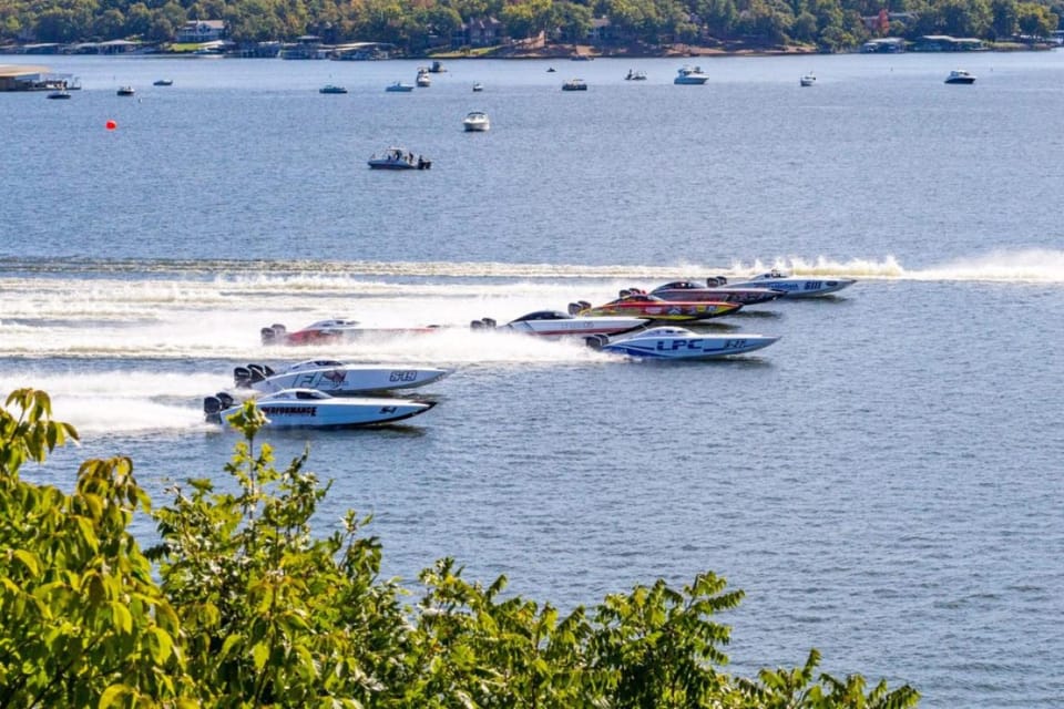 2BR Lake View Condo Pools Hot Tub Sauna Steam Room Tennis Pickle Ball Beach House in Lake of the Ozarks