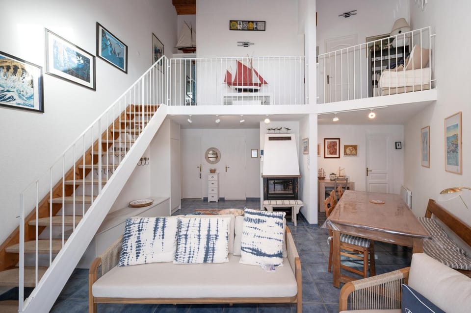 Property building, Living room