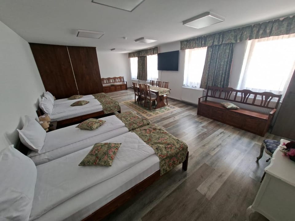 Bed, TV and multimedia, towels