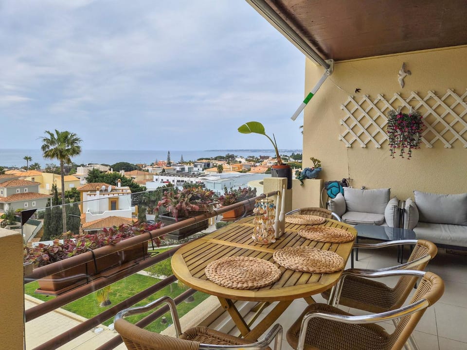 View (from property/room), Balcony/Terrace, Dining area, Sea view