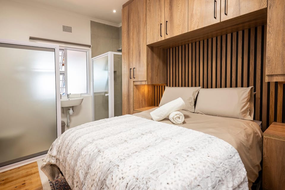 Shower, Toilet, Bed, Bathroom, Bedroom, towels, wardrobe