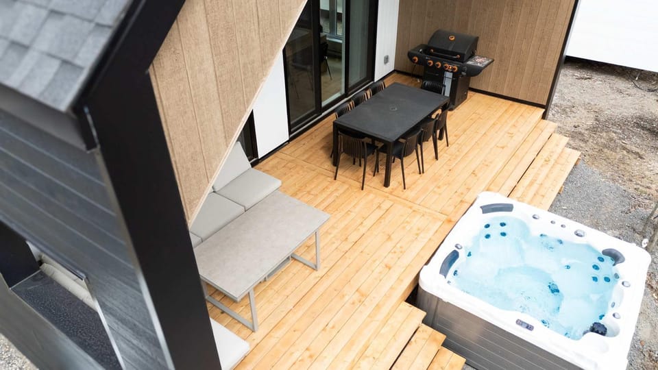 Harmonie Modern Forest Retreat Spa & Serenity Chalet in Quebec