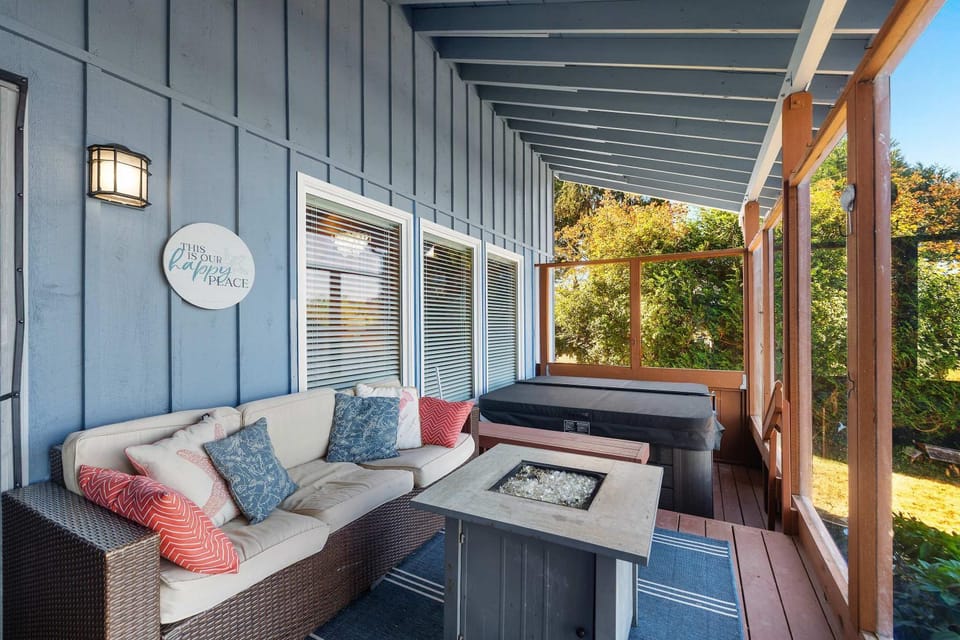 Phenomenal Sunsets Wild Orca & Private Beach House in Shelton